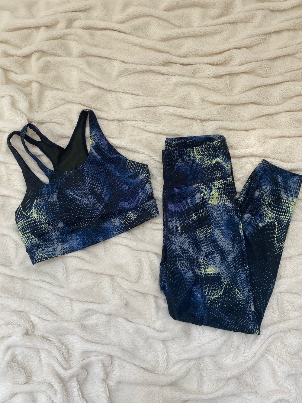 JoyLab galaxy matching set sports bra/leggings Sz M
